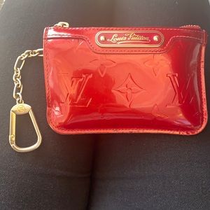 LV Vernis Key pochette
